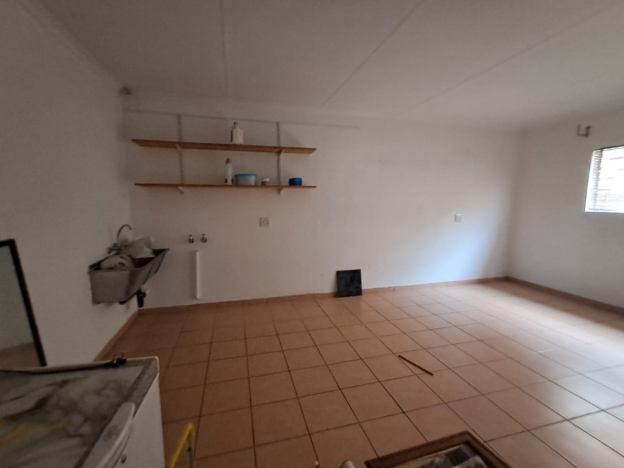 4 Bedroom Property for Sale in Roylglen Gardens Northern Cape